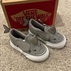 Vans Kids Shark Size 4